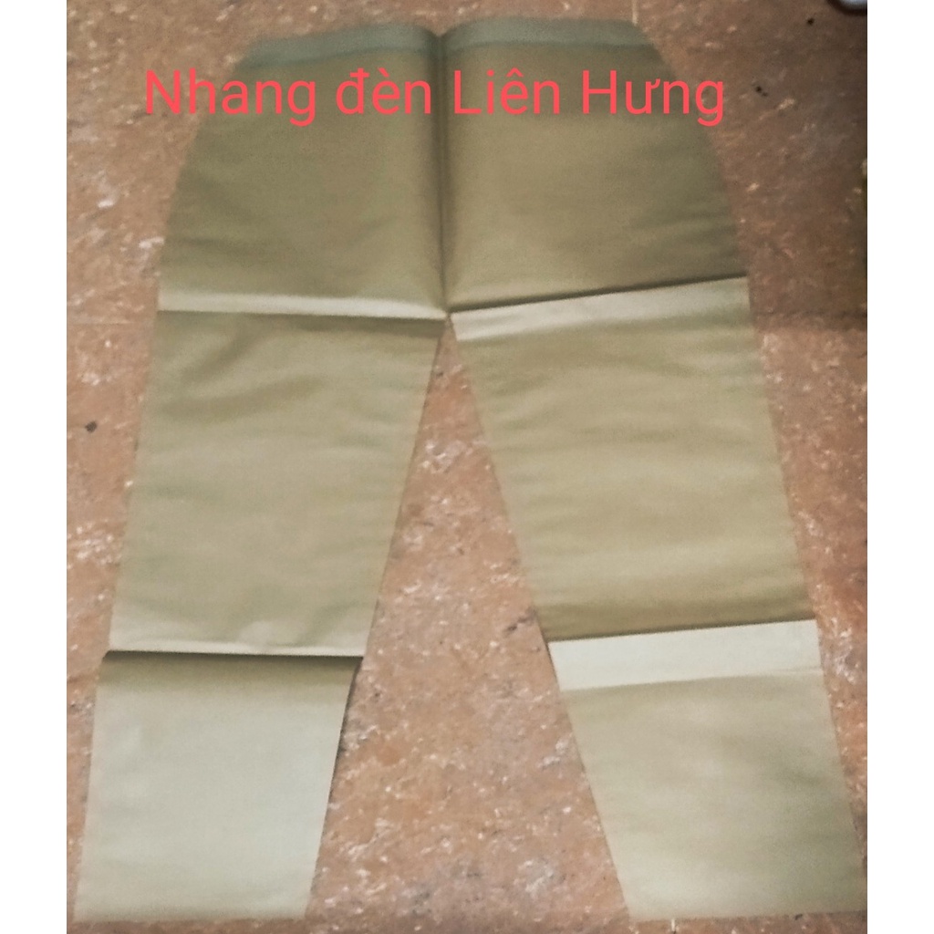 Áo tràng bằng giấy vàng mã