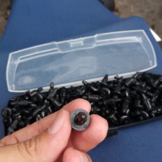 Ốc nhựa bấm dàn áo