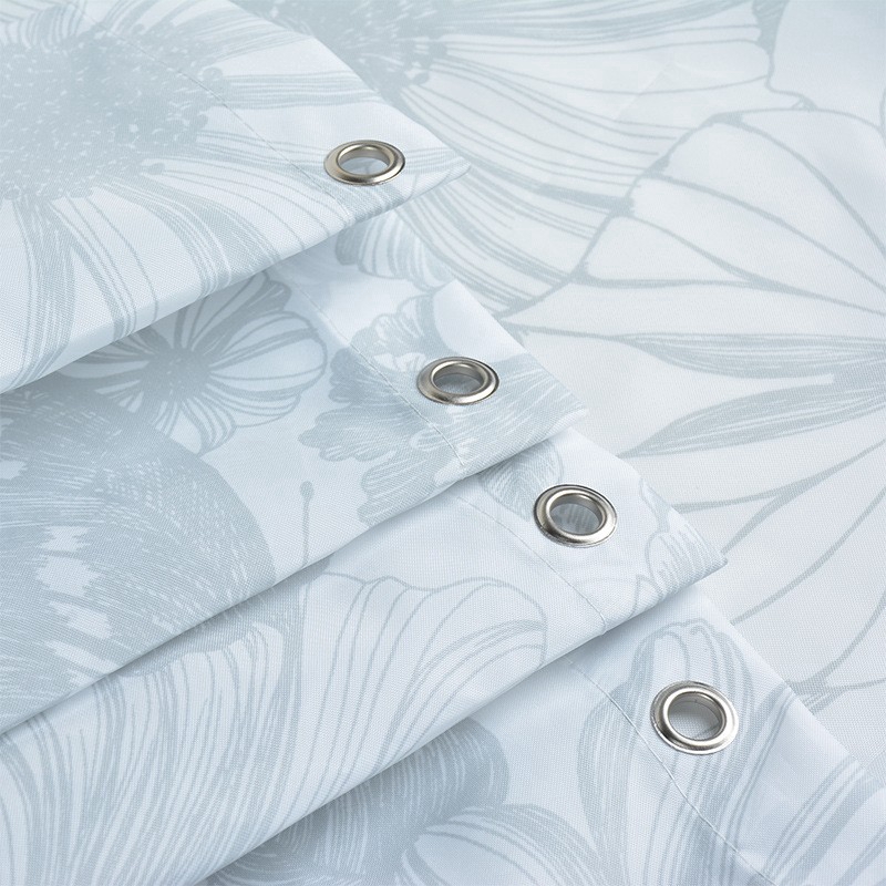 Rèm che họa tiết hình bướm cho phòng tắm