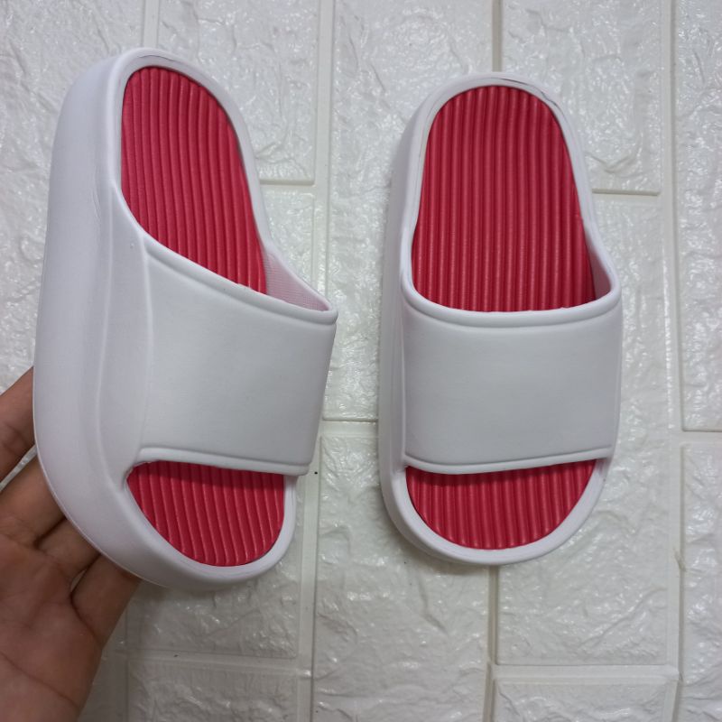 Dép bánh mỳ trẻ em đế cao.Dép bánh mỳ cho bé trai và bé gái
