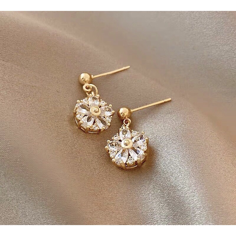 B023 Bông Tai Hoạ Tiết Hoa Đính Đá Xinh Xắn