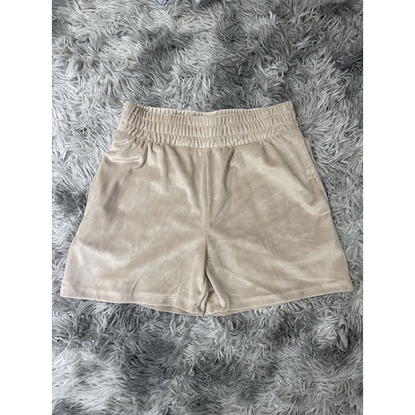 Quần short nhung nữ 2 màu có túi vnxk