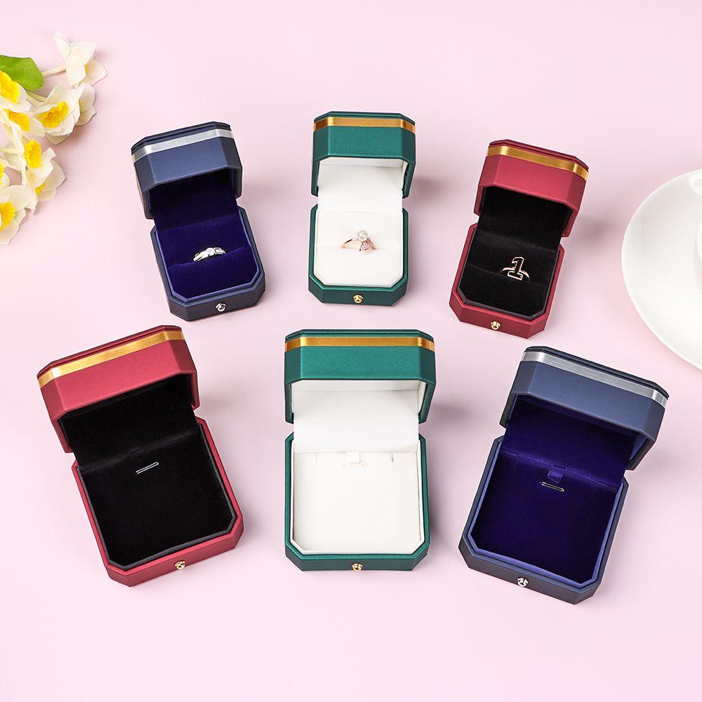 Hộp Đựng Nhẫn Cưới / Trưng Bày Ốp