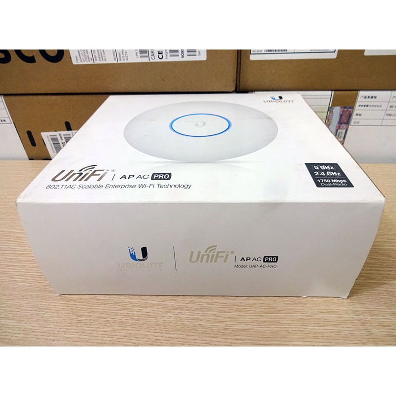 Bộ phát wifi công suất lớn Ubiquiti UniFi AP AC PRO 1750Mbps - Hàng Chính Hãng
