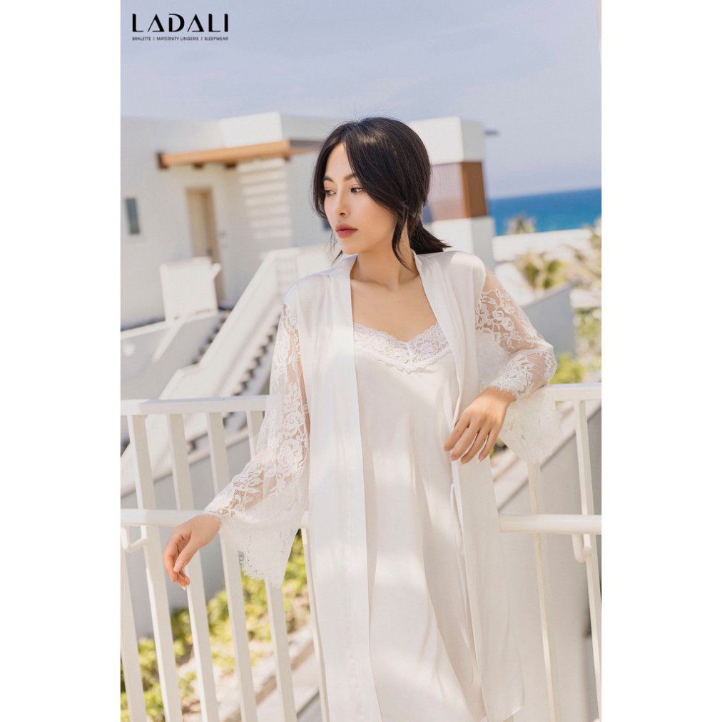 Áo Choàng Lụa Trắng Phối Ren Tay Cao Cấp Dáng Kimono Buộc Đai Ladali