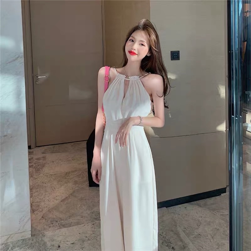 Jumpsuit dài trắng cổ yếm hở lưng phong cách Hàn Quốc sang chảnh hàng Quảng Châu loại đẹp
