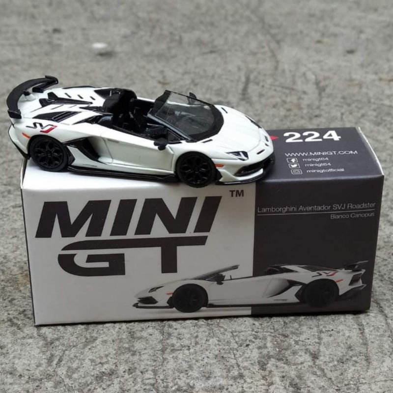 Mô hình xe Lamborghini Aventador SVJ Roadster MGT.224 tỉ lệ 1:64
