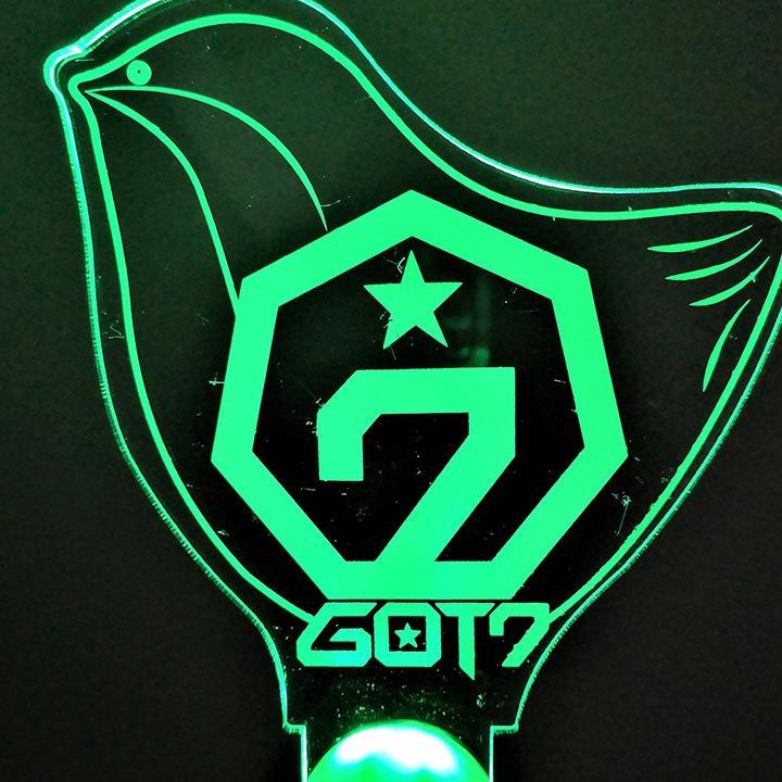 Lightstick Vương nhất bác đèn phát sáng gậy cổ vũ ánh sáng hòa nhạc phát sáng nhóm nhạc idol Hàn quốc tặng ảnh