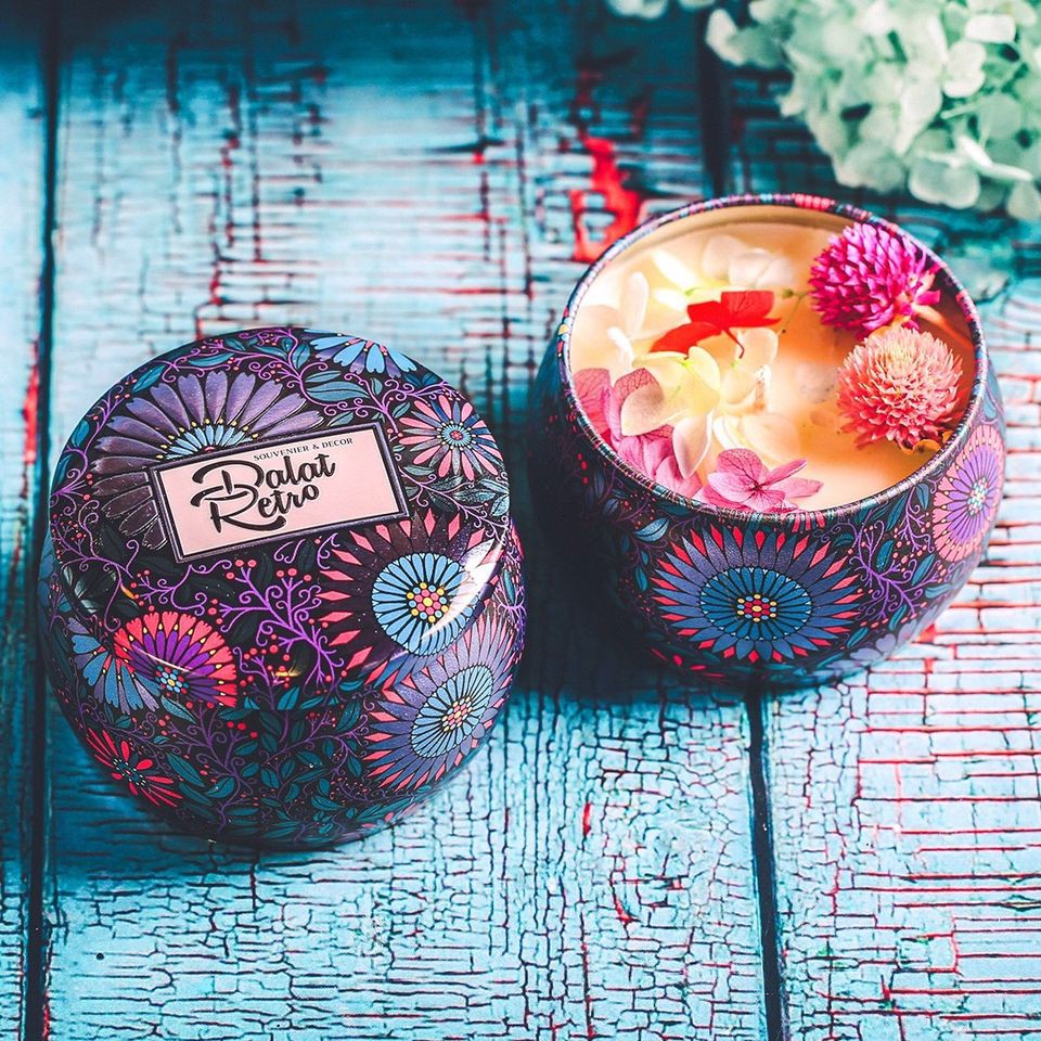 Nến thơm Dalat Retro, 120g, hộp, mẫu hộp thiếc hoa văn