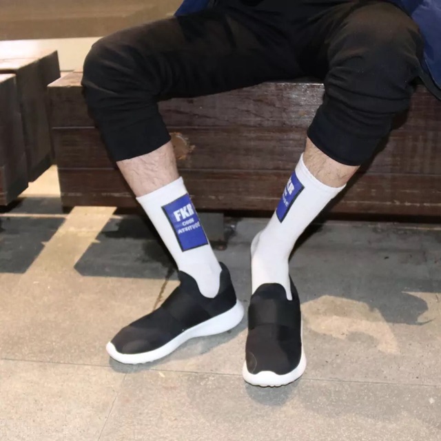Vớ tất cao cổ cá tính phối chữ “FKR”