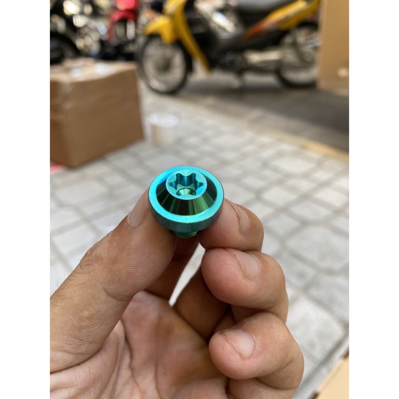 Ốc chân gương Gr5 titan sịn gắn chân gương các dòng xe cực đẹp