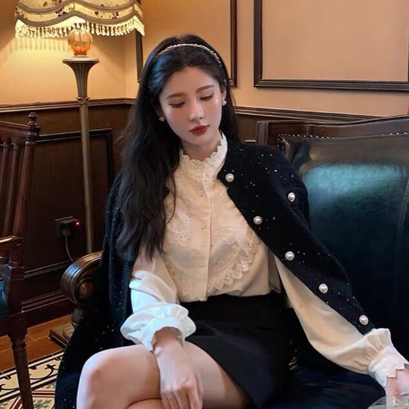 Áo nữ tay dài phối ren thời trang mới mẻ cá tính