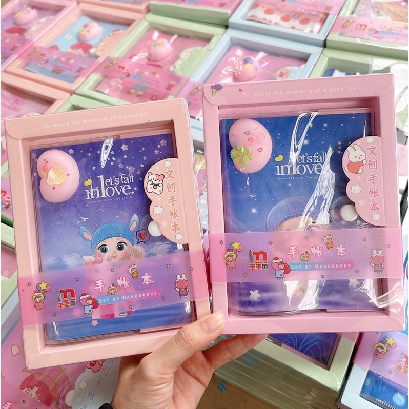 Sổ tay kim tuyến gắn mochi thư giãn có hộp đựng