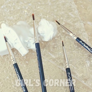 Cọ liner dáng mảnh M.a.c 210 Precise Eye Liner