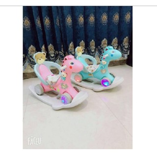 Ngựa bập bênh kiêm xe chòi chân, có tựa ghế