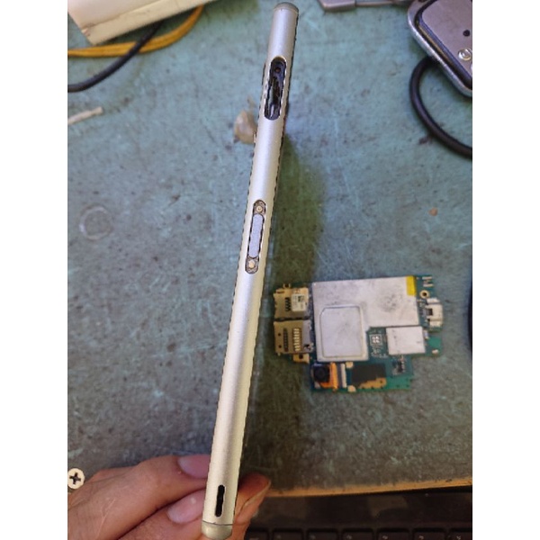 Xác điện thoại Sony Z3, không lên màn hình