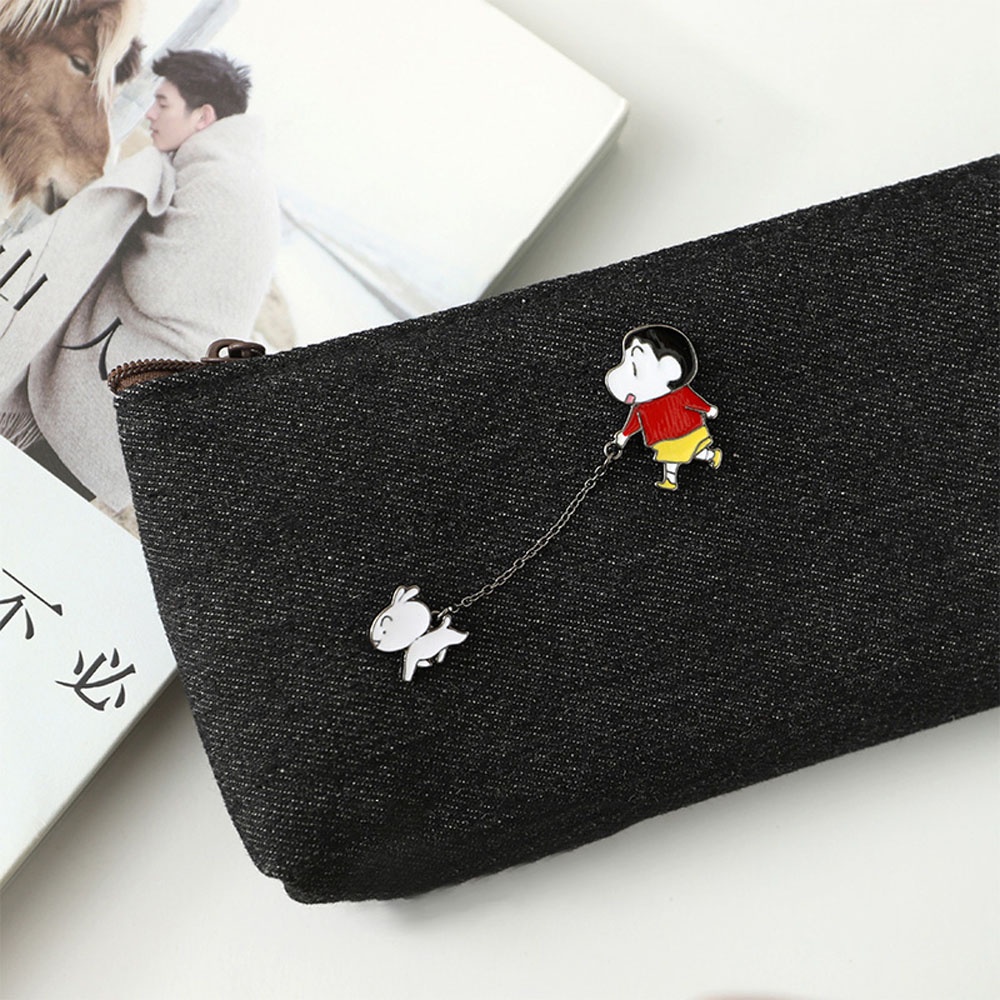 Ghim Cài Áo Hình Cậu Bé Bút Chì Hoạt Hình Dễ Thương