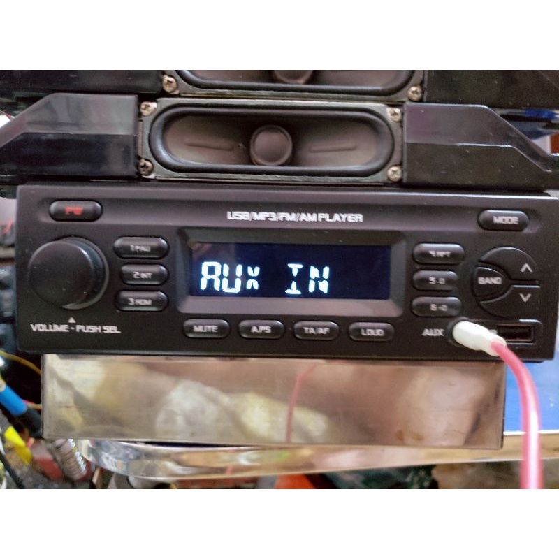 Đầu MP3 radio aux usb tháo xe tải . loại 1 din . giành lắp chung cho tất cả các xe.