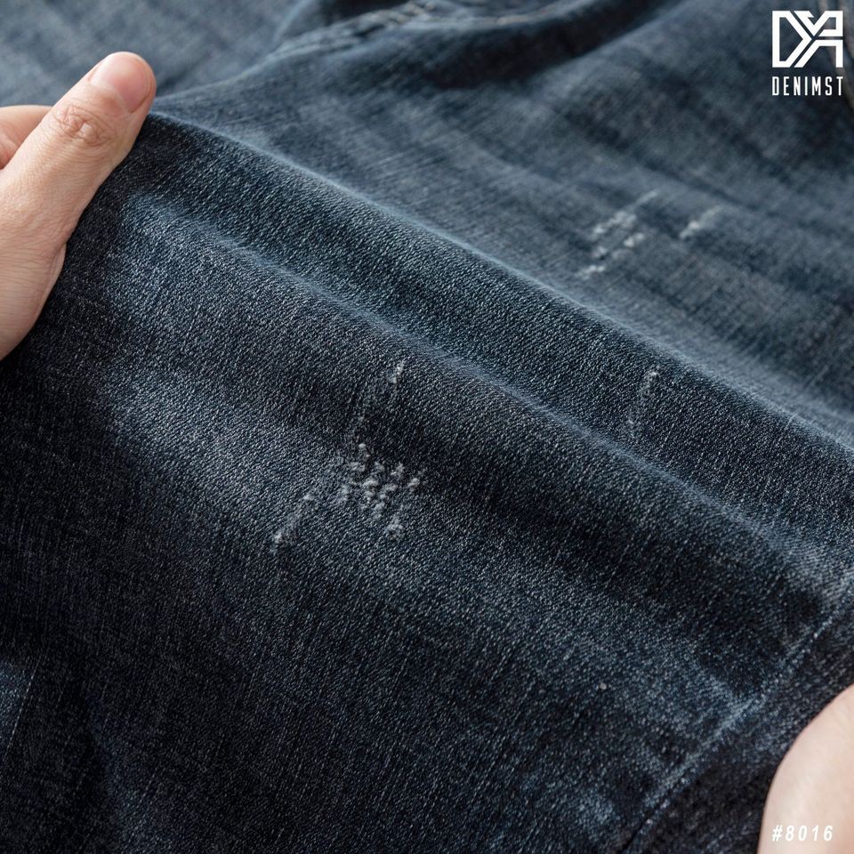 Quần jean nam xanh đậm rách gối carrot fit DENIMST, quần bò nam ống côn 8016 | BigBuy360 - bigbuy360.vn