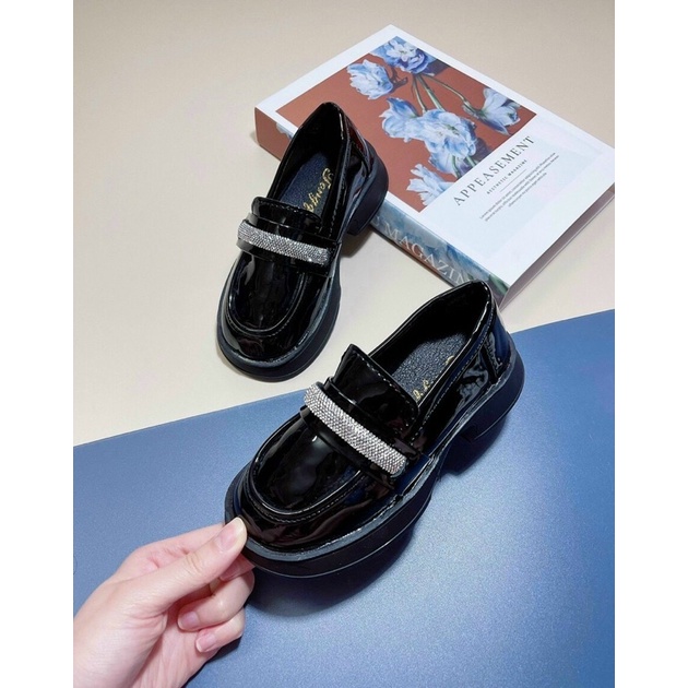 Giày búp bê trẻ em