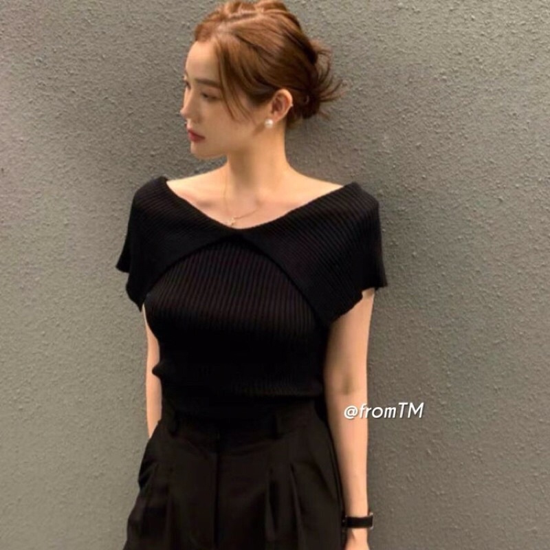 Áo len trễ vai cổ bẻ