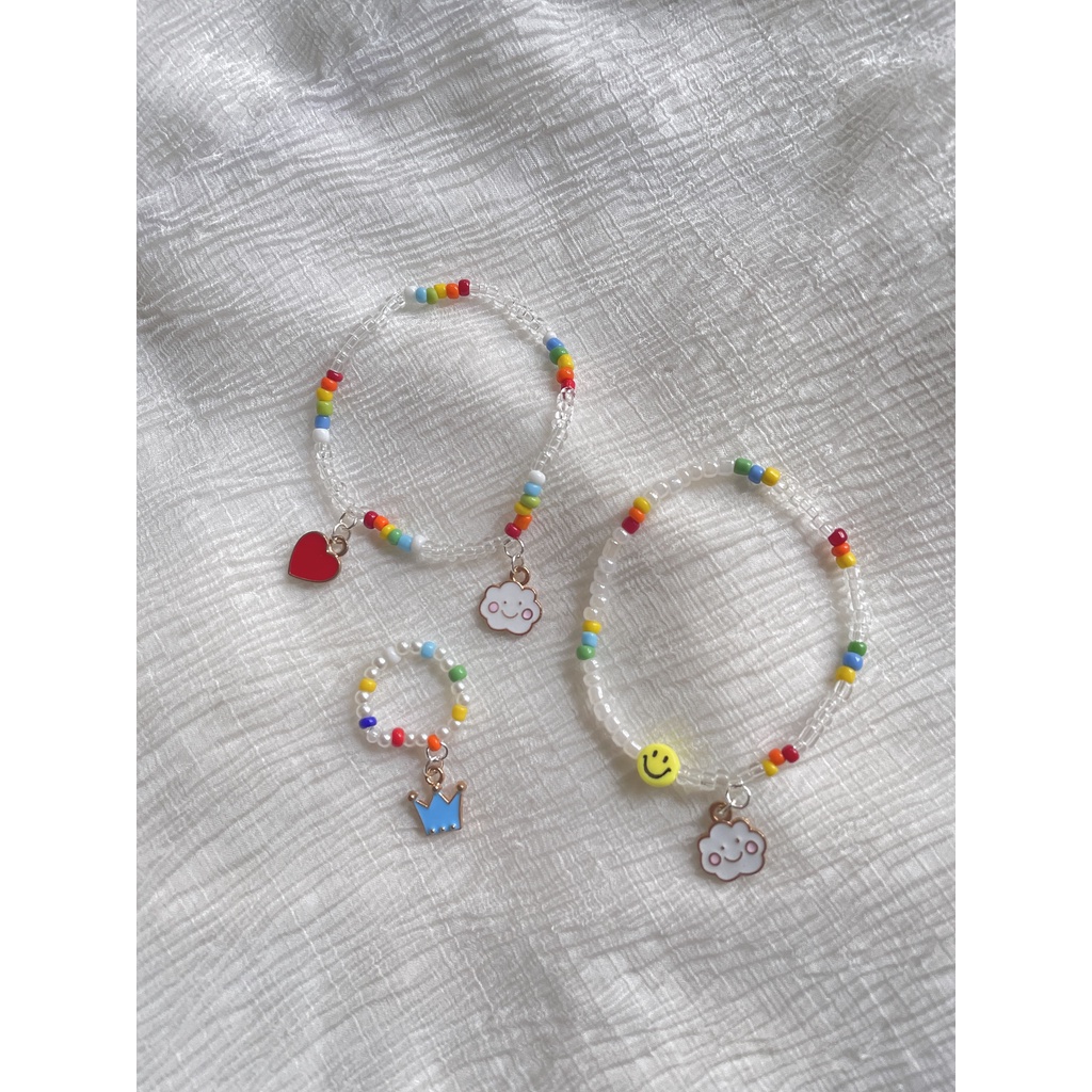 Vòng tay charm mây trắng nhẹ nhàng dễ mix đồ