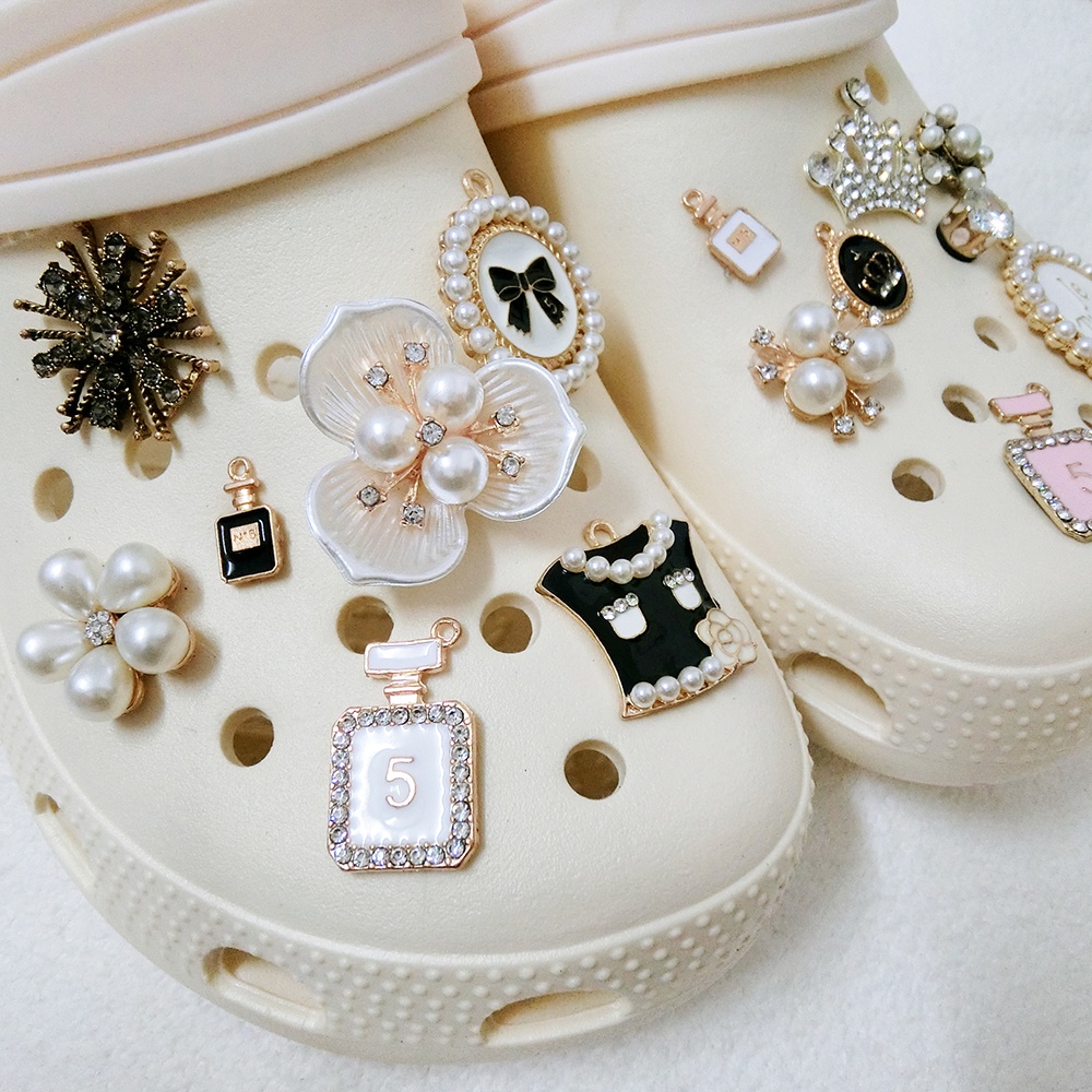 Phụ kiện trang trí giày crocs DIY có khóa kẹp hình hoa vương miện ngọc trai kim cương dễ thương