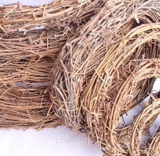 Vòng cỏ khô handmade