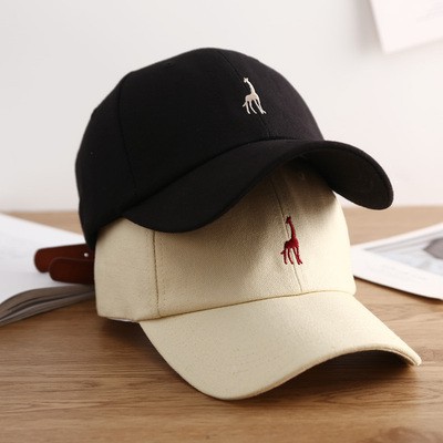 Mũ lưỡi trai THE CAPAL thêu hình hươu cao cổ thời trang thường ngày dành cho nữ