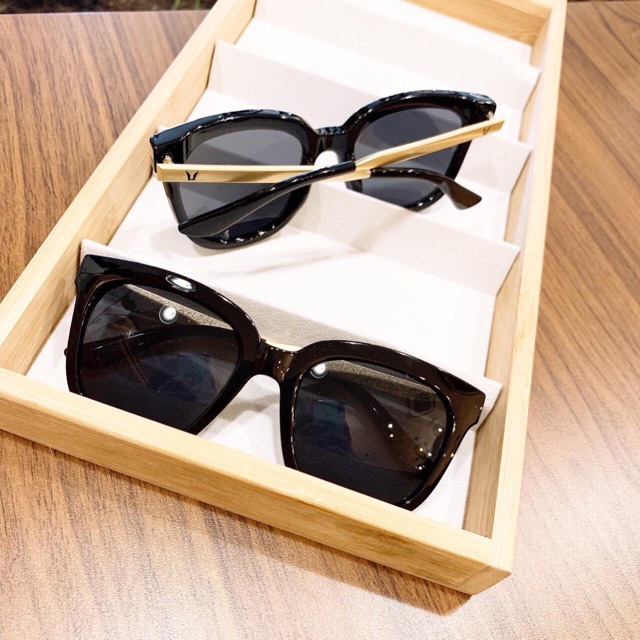 Kính V chân kim loại em về thêm rồi nha khách ơi  Kính dày dặn, form ôm, chỉ có 1 màu đen duy nhất thôi ạ . | BigBuy360 - bigbuy360.vn