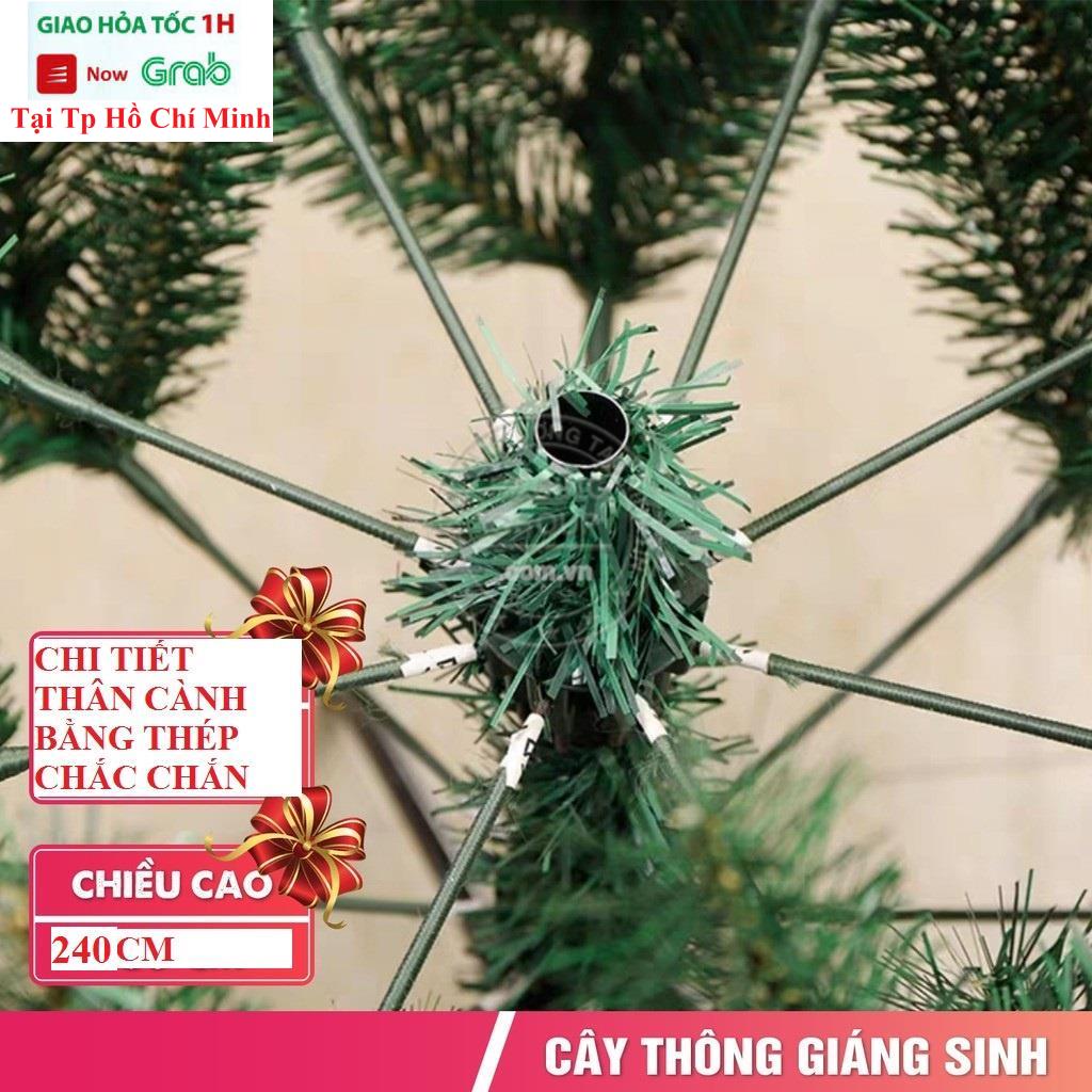 Cây Thông Noel 2m4 Chân Sắt + Tặng 1 Ngôi Sao Đỉnh Và 6 Dây Kim Tuyến Hàng Việt Nam Cao Cấp