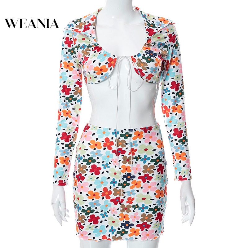 Bộ Đồ 2 Món Áo Thun Croptop In Hoa + Chân Váy Gợi Cảm