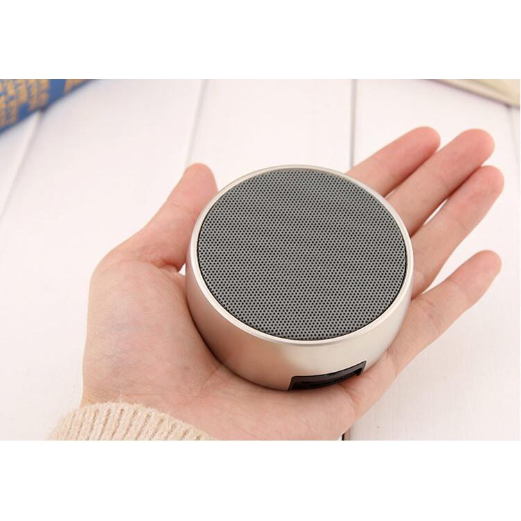 [Mã ELHACE giảm 4% đơn 300K] Loa Bluetooth Cầm Tay Mini Bs01, Vỏ Kim Loại, Bass Hay, Có Khe Cắm Thẻ Nhớ, Cổng 3.5