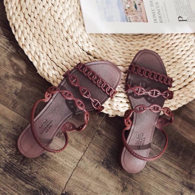 Sandal xích
