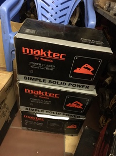 Máy bào Maktec MT190