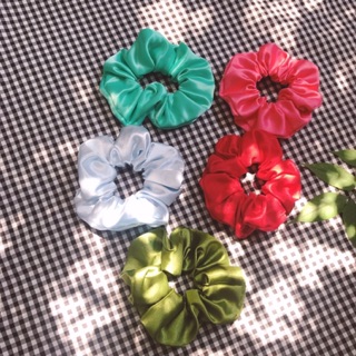 Combo 2 Scrunchies - cột tóc vải đen trắng sang chảnh