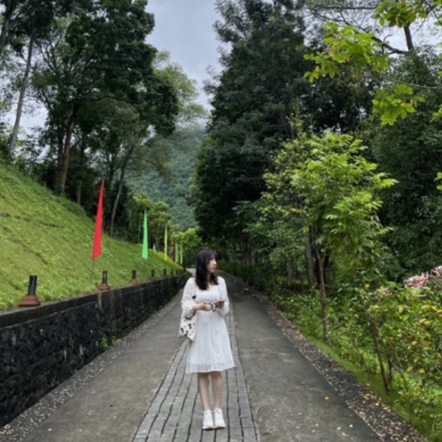 Váy trắng cecicela