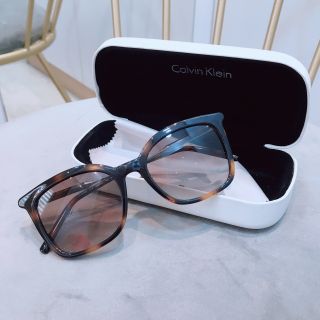 Kính Calvin Klein