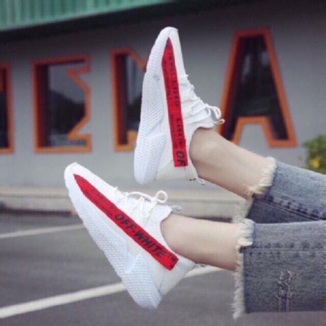 GIÀY BÁNH MÌ THỂ THAO CÓ CHỮ KÈM HỘP 1801