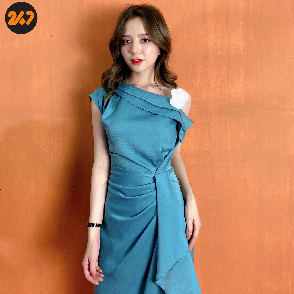 BÁN SỈ VÁY LỤA XANH LỆCH VAI KÈM HOA | BigBuy360 - bigbuy360.vn