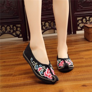 Giày vải thêu không dây (có 3 màu)