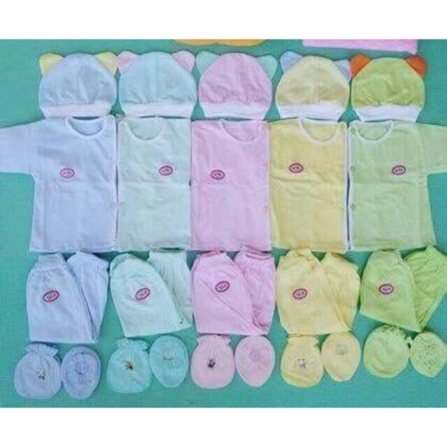 Set 5 bộ quần áo baby born + 5 mũ sơ sinh + 5 bộ bao chân tay cho bé