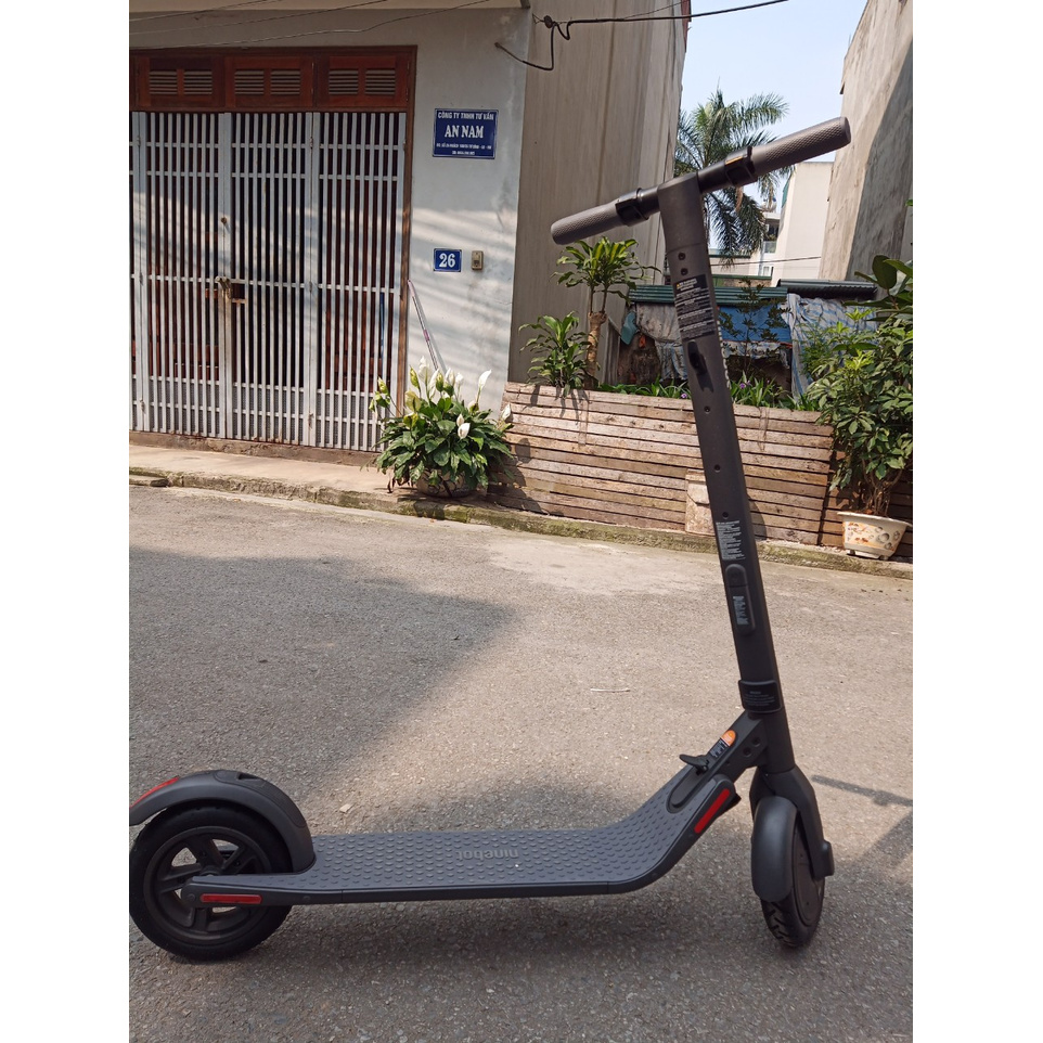 (video) Xe Scooter - xe trượt điện mini có thể gấp gọn giúp đi làm đi học tiện lợi