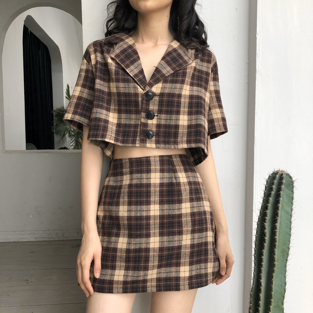 Sẵn - SET KẺ CARO ÁO VEST CROPTOP MIX CHÂN VÁY CARO QUẢNG CHÂU | BigBuy360 - bigbuy360.vn