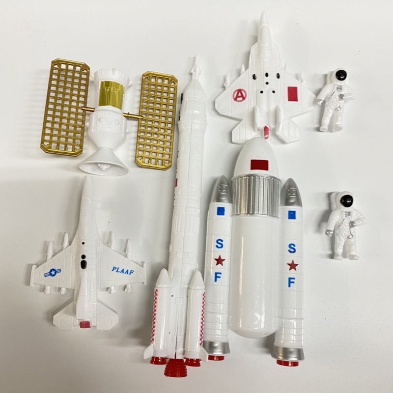 Phụ kiện trang trí bánh tàu vũ trụ