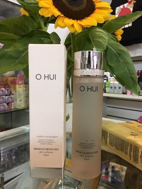 NƯỚC HOA HỒNG OHUI MIRACLE MOISTURE