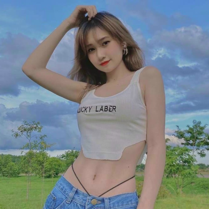 Áo hai dây vuông croptop thêu chữ nhọn trước khoét eo cực xinh , chất thun gân mềm mịn