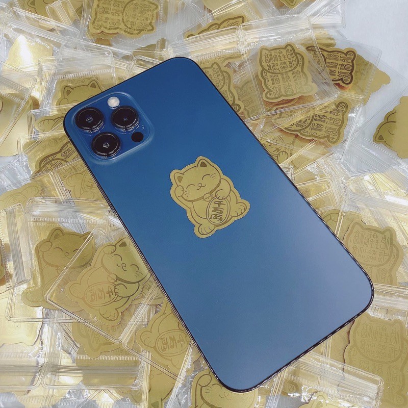 Mèo thần tài dán trực tiếp vào điện thoại , k cần dùng ốp