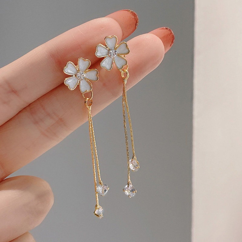 Khuyên tai tua rua dài đính ngọc trai