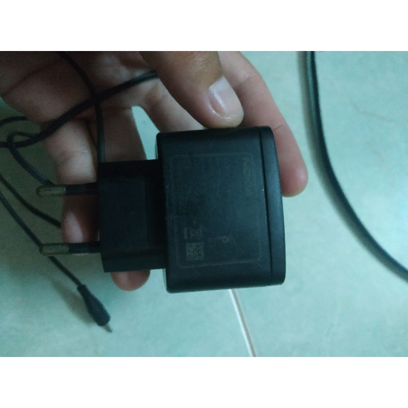 Sạc zin nokia chui nhỏ